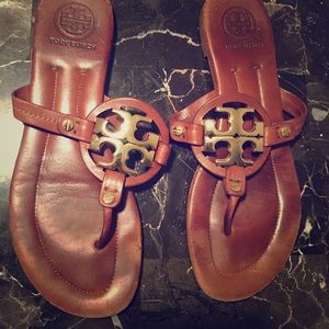 Rare Tory Burch Camel colored Millers with Gold